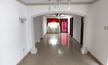 Vendo casa cerca de universidad  Via a La Costa