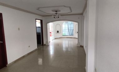 Vendo casa cerca de universidad  Via a La Costa