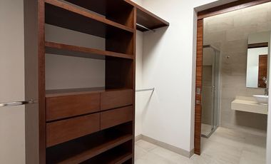 Casa de una planta amueblada en renta en Jardines del Campestre