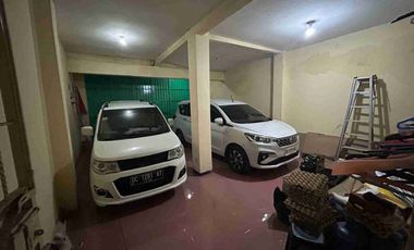 Rumah 2 Lantai + Tanah belakang bentuk L