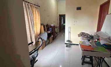 Rumah 2 Lantai + Tanah belakang bentuk L