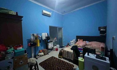 Rumah 2 Lantai + Tanah belakang bentuk L
