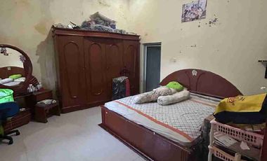 Rumah 2 Lantai + Tanah belakang bentuk L