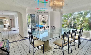 ¡Residencia de lujo con alberca y jacuzzi privados en Marina Brisas!