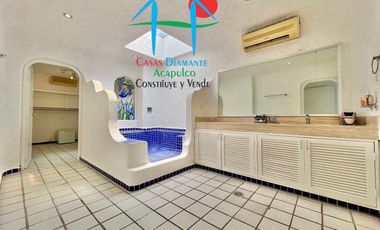 ¡Residencia de lujo con alberca y jacuzzi privados en Marina Brisas!