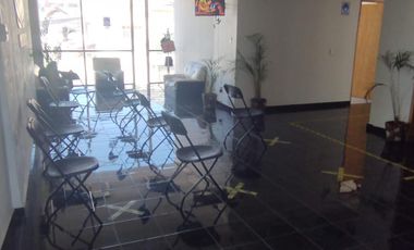 Muy elegante oficina corporativa en esquina muy amplia 4 privados y lobby, es todo el 2o piso