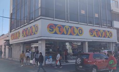 Muy elegante oficina corporativa en esquina muy amplia 4 privados y lobby, es todo el 2o piso