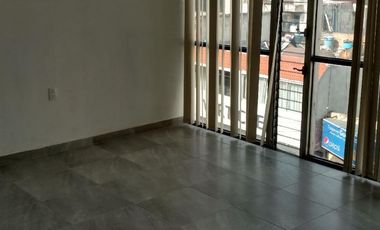 Muy elegante oficina corporativa en esquina muy amplia 4 privados y lobby, es todo el 2o piso