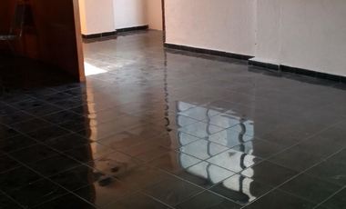 Muy elegante oficina corporativa en esquina muy amplia 4 privados y lobby, es todo el 2o piso