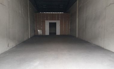 Bodega de alquiler en la Ave Juan Tanca Marengo, 120 m2, Conjunto de Bodega