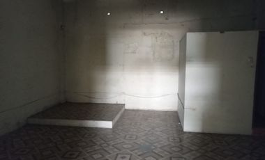 Bodega de alquiler en la Ave Juan Tanca Marengo, 120 m2, Conjunto de Bodega