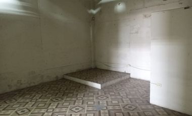 Bodega de alquiler en la Ave Juan Tanca Marengo, 120 m2, Conjunto de Bodega