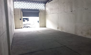 Bodega de alquiler en la Ave Juan Tanca Marengo, 120 m2, Conjunto de Bodega