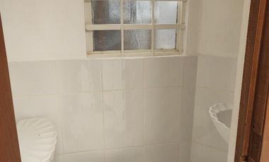 Amplio local comercial con cocina: restaurante, u oficina con area alimentos