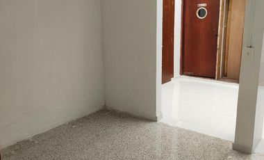 Amplio local comercial con cocina: restaurante, u oficina con area alimentos