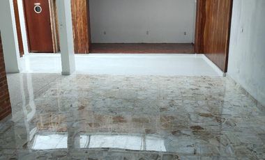 Amplio local comercial con cocina: restaurante, u oficina con area alimentos