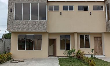 VENTA DE CASA EN URB. LAS CAMELIAS