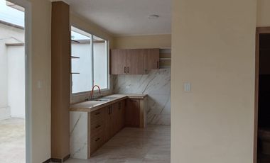 VENTA DE CASA EN URB. LAS CAMELIAS