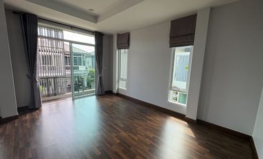 Prime Location on Kanchanaphisek Ring Road — Only 5 Minutes to Fashion Island! For Sale: Sena Park Grand Ramindra (62 sq.wah | Green Smart Design |