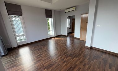 Prime Location on Kanchanaphisek Ring Road — Only 5 Minutes to Fashion Island! For Sale: Sena Park Grand Ramindra (62 sq.wah | Green Smart Design |