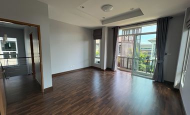 Prime Location on Kanchanaphisek Ring Road — Only 5 Minutes to Fashion Island! For Sale: Sena Park Grand Ramindra (62 sq.wah | Green Smart Design |