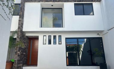 Amplia Casa en Santa Cruz Buenavista zona Zavaleta