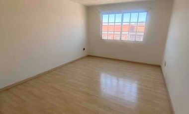 Con mantenimiento incluido octavo piso