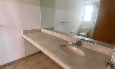 Con mantenimiento incluido octavo piso