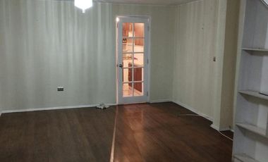 Casa de 2 Pisos 2 Dormitorios y 2 Baños – EN VENTA