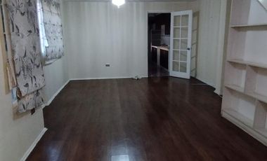 Casa de 2 Pisos 2 Dormitorios y 2 Baños – EN VENTA