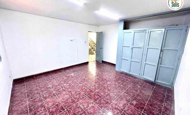 Casa de 3 Pisos en Venta