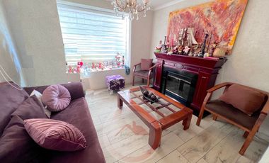 Casa venta 4 dormitorios, en condominio, Santa Marta de Huechuraba