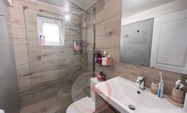 Casa venta 4 dormitorios, en condominio, Santa Marta de Huechuraba