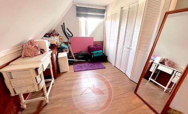 Casa venta 4 dormitorios, en condominio, Santa Marta de Huechuraba