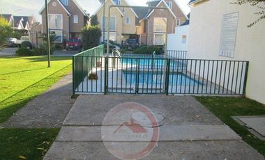 Casa venta 4 dormitorios, en condominio, Santa Marta de Huechuraba