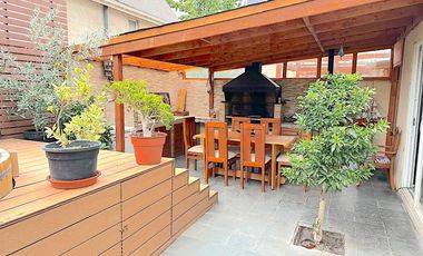 Casa venta 4 dormitorios, en condominio, Santa Marta de Huechuraba