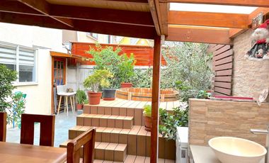 Casa venta 4 dormitorios, en condominio, Santa Marta de Huechuraba