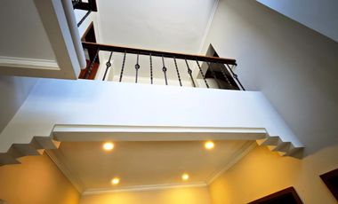 LOMAS EN EXCLUSIVIDAD 5D-6B- 2 SALAS ESTAR- PATIO-