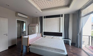 Prime Location on Kanchanaphisek Ring Road — Only 5 Minutes to Fashion Island! For Sale: Detached House at Sena Park Grand Ramindra (60 sq.wah