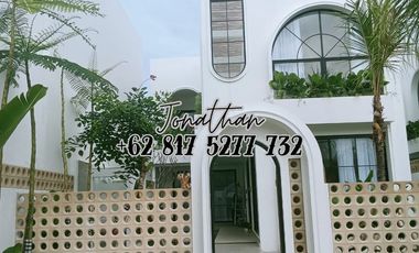 Brand New Luxury Santorini Villa 3 Kamar Tidur di Kayu Tulang Selatan Canggu - VSKHE
