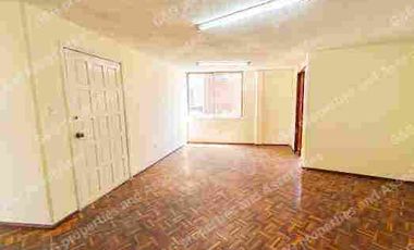 EDIFICIO COMERCIAL O MULTIFAMILIAR EN VENTA, SUR DE QUITO, AV. ALONSO DE ANGULO A 1 MINUTO DEL REDONDEL DE LA VILLAFLORA FRENTE AL BANCO INTERNACIONAL