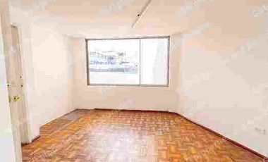 EDIFICIO COMERCIAL O MULTIFAMILIAR EN VENTA, SUR DE QUITO, AV. ALONSO DE ANGULO A 1 MINUTO DEL REDONDEL DE LA VILLAFLORA FRENTE AL BANCO INTERNACIONAL