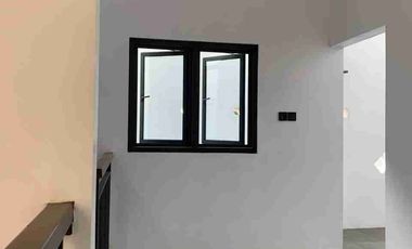 Rumah Mewah 2 Lantai di Colomadu dekat Solo Kota