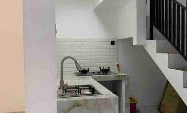 Rumah Mewah 2 Lantai di Colomadu dekat Solo Kota