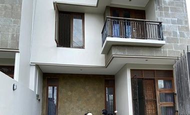 Di sewakan rumah 3 Kamar Tidur di area Jl Mahendradata, Denpasar barat