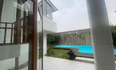 FOR RENT and SALE Luxury 5 Bedroom House with 3 Bedrooms and 2 Car Carport, Strategic Location in North Cipete