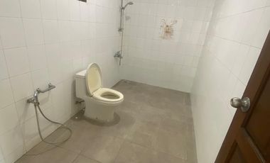 FOR RENT and SALE Luxury 5 Bedroom House with 3 Bedrooms and 2 Car Carport, Strategic Location in North Cipete