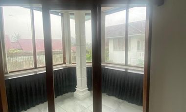 FOR RENT and SALE Luxury 5 Bedroom House with 3 Bedrooms and 2 Car Carport, Strategic Location in North Cipete