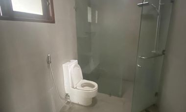 FOR RENT and SALE Luxury 5 Bedroom House with 3 Bedrooms and 2 Car Carport, Strategic Location in North Cipete