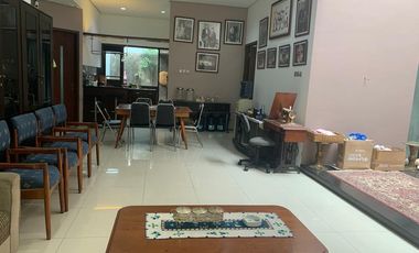 FOR SALE: Luxurious, Beautiful 3 Bedroom, 3 Bathroom, Freehold, 2 Carport, Kemang, South Jakarta